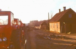 Hetk tranšee-ekskavaatorite ETZ-161 teelesaatmiselt Ristiküla raudteejaamast 1975. aastal